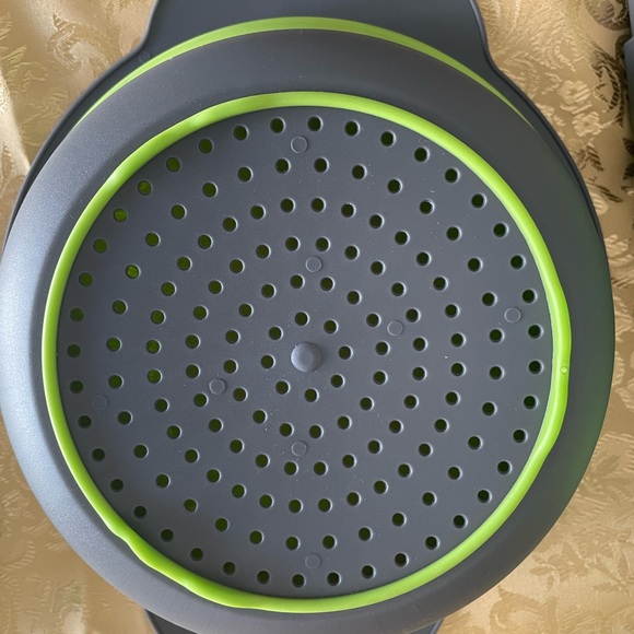 3 NWOT 3 collapsable Colanders - Picture 5 of 13